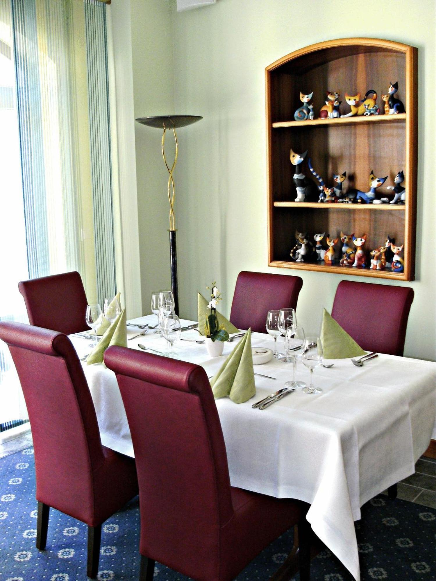 Weinhotel Hubertus Garni Klotten Exterior photo
