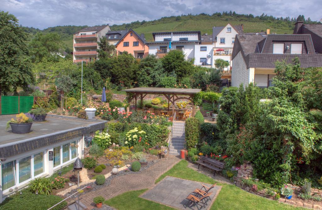 Weinhotel Hubertus Garni Klotten Exterior photo