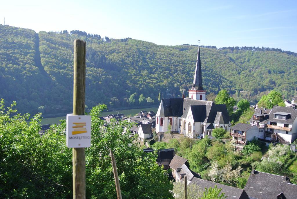 Weinhotel Hubertus Garni Klotten Exterior photo